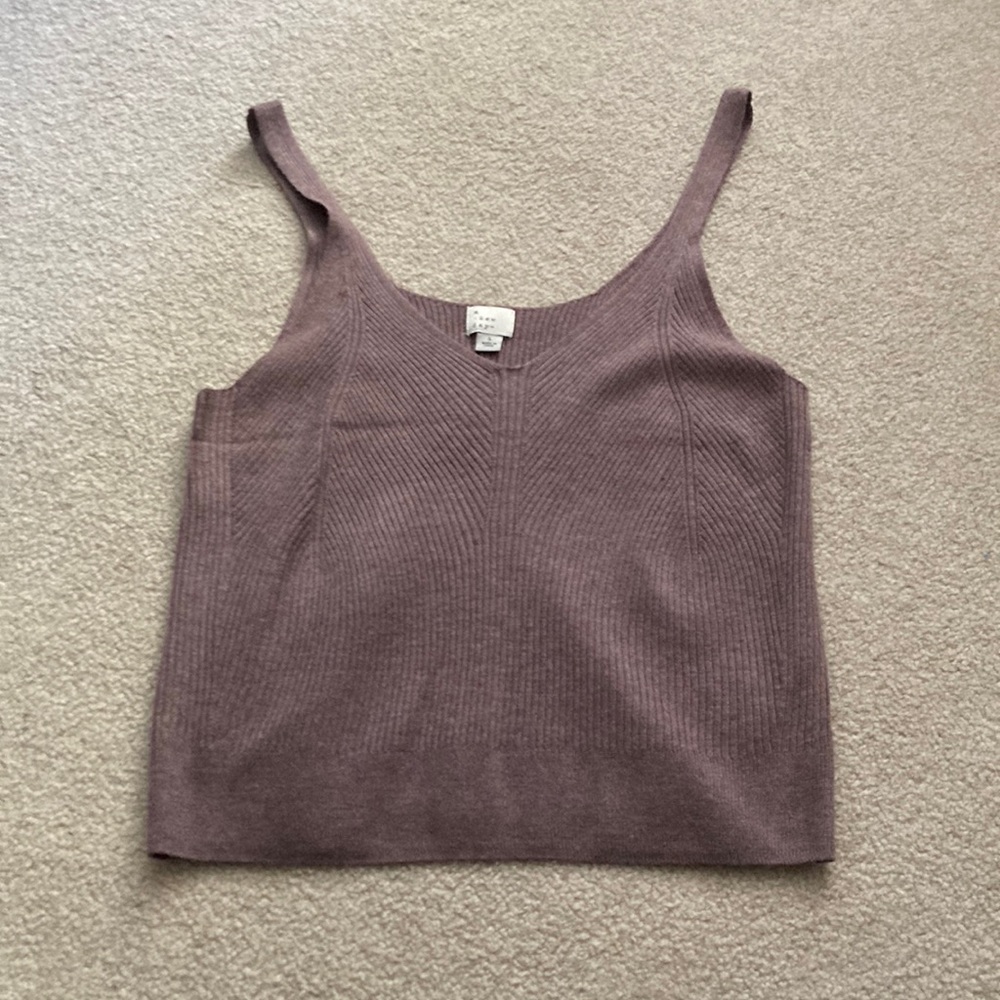 purple tank top